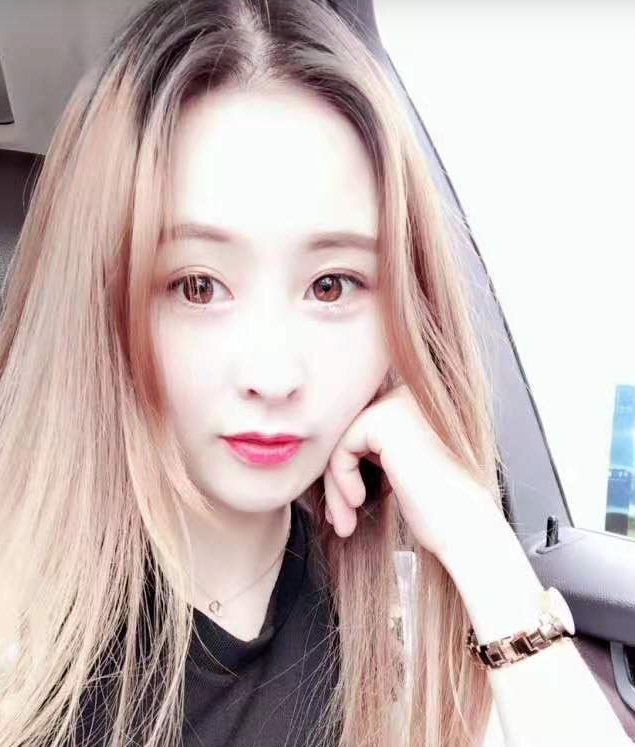 身材很棒的小美女